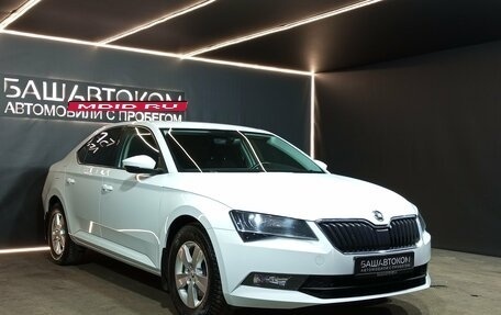 Skoda Superb III рестайлинг, 2018 год, 1 650 000 рублей, 3 фотография