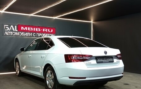 Skoda Superb III рестайлинг, 2018 год, 1 650 000 рублей, 6 фотография