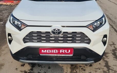 Toyota RAV4, 2020 год, 3 300 000 рублей, 1 фотография
