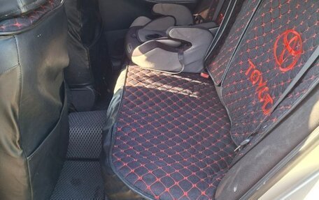 Toyota Corolla, 2004 год, 650 000 рублей, 7 фотография