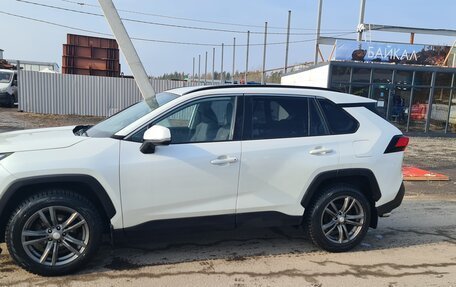 Toyota RAV4, 2020 год, 3 300 000 рублей, 2 фотография