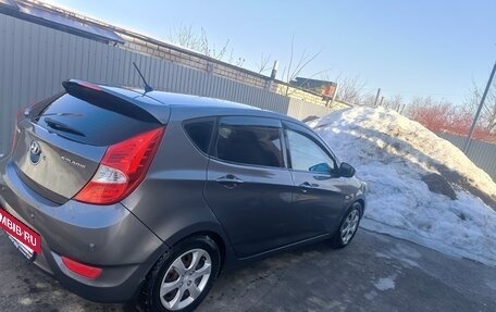 Hyundai Solaris II рестайлинг, 2012 год, 750 000 рублей, 2 фотография