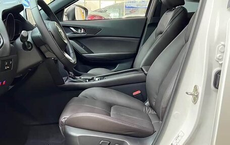 Mazda CX-4, 2023 год, 2 300 000 рублей, 7 фотография