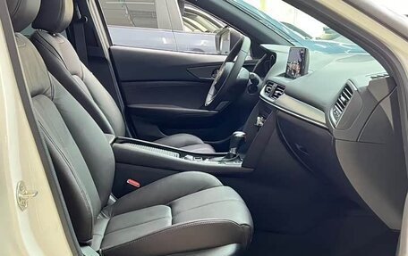 Mazda CX-4, 2023 год, 2 300 000 рублей, 9 фотография