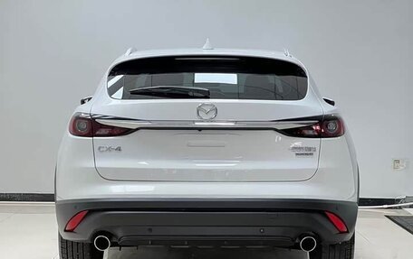 Mazda CX-4, 2023 год, 2 300 000 рублей, 5 фотография