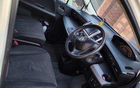 Honda Freed I, 2010 год, 999 000 рублей, 4 фотография