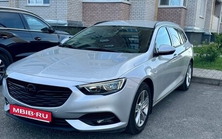 Opel Insignia II рестайлинг, 2020 год, 1 850 000 рублей, 2 фотография