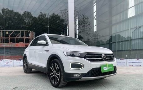 Volkswagen T-Roc I, 2022 год, 1 800 000 рублей, 3 фотография