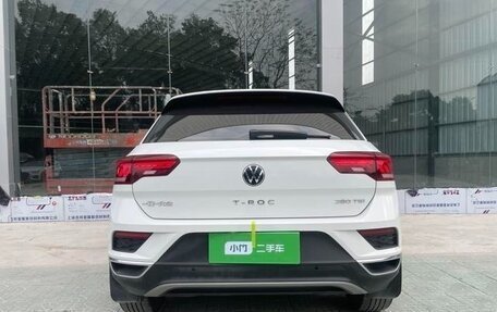 Volkswagen T-Roc I, 2022 год, 1 800 000 рублей, 4 фотография