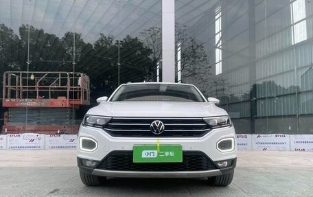 Volkswagen T-Roc I, 2022 год, 1 800 000 рублей, 2 фотография