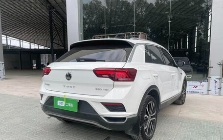 Volkswagen T-Roc I, 2022 год, 1 800 000 рублей, 5 фотография