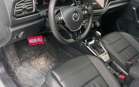 Volkswagen T-Roc I, 2022 год, 1 800 000 рублей, 18 фотография