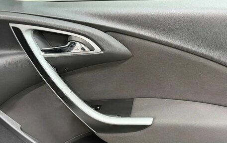 Opel Astra J, 2012 год, 647 000 рублей, 11 фотография