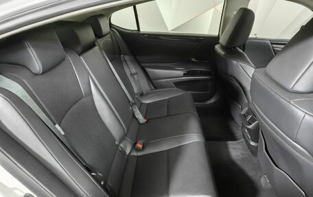 Lexus ES VII, 2022 год, 4 650 000 рублей, 16 фотография