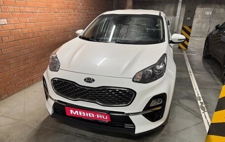 KIA Sportage IV рестайлинг, 2019 год, 2 300 000 рублей, 1 фотография