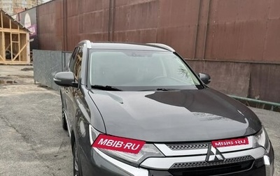 Mitsubishi Outlander III рестайлинг 3, 2019 год, 2 250 000 рублей, 1 фотография
