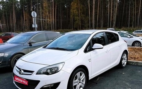 Opel Astra J, 2014 год, 735 000 рублей, 1 фотография
