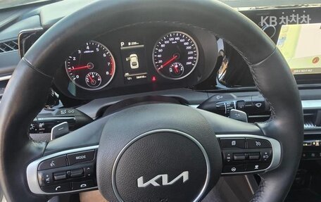 KIA K5, 2022 год, 2 100 000 рублей, 9 фотография