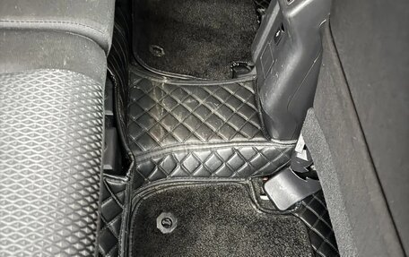 Mitsubishi Outlander III рестайлинг 3, 2019 год, 2 250 000 рублей, 10 фотография