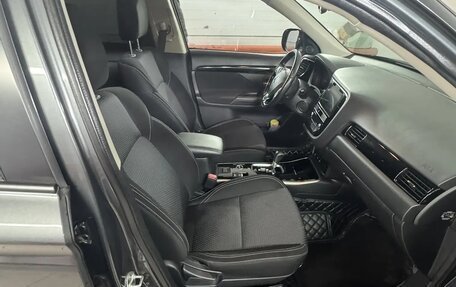 Mitsubishi Outlander III рестайлинг 3, 2019 год, 2 250 000 рублей, 8 фотография