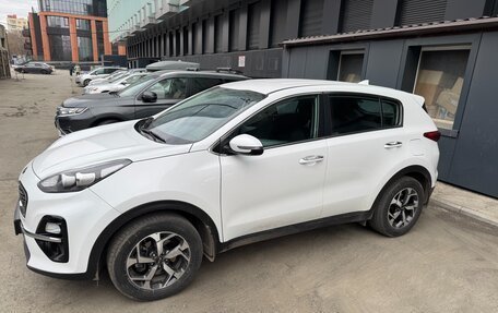 KIA Sportage IV рестайлинг, 2019 год, 2 300 000 рублей, 3 фотография