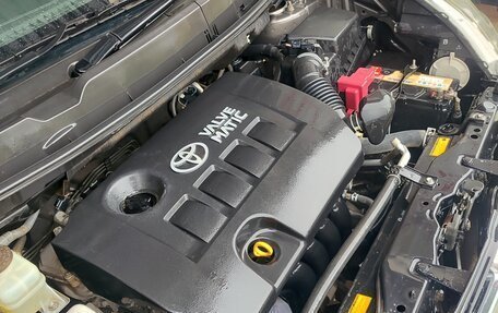 Toyota ISis I, 2013 год, 1 180 000 рублей, 22 фотография