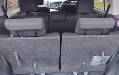 Toyota ISis I, 2013 год, 1 180 000 рублей, 20 фотография