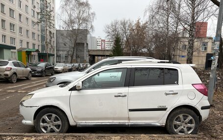 Geely MK Cross I, 2012 год, 90 000 рублей, 2 фотография