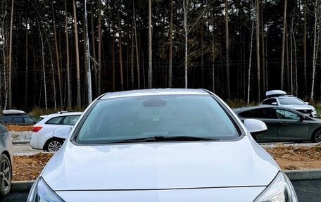 Opel Astra J, 2014 год, 735 000 рублей, 3 фотография