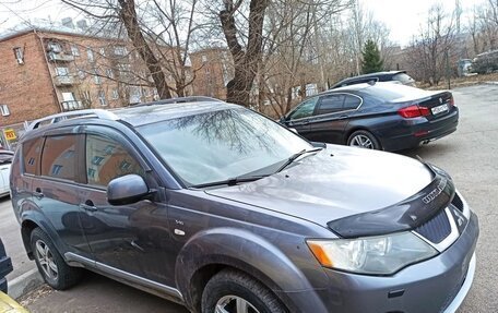 Mitsubishi Outlander III рестайлинг 3, 2007 год, 870 000 рублей, 2 фотография