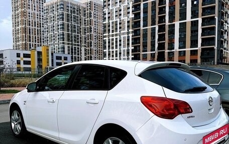 Opel Astra J, 2014 год, 735 000 рублей, 2 фотография