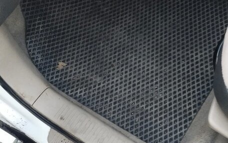 Toyota Ipsum II, 2001 год, 675 000 рублей, 12 фотография