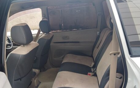 Toyota Ipsum II, 2001 год, 675 000 рублей, 13 фотография