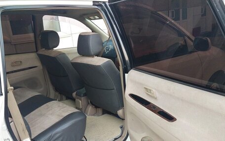 Toyota Ipsum II, 2001 год, 675 000 рублей, 17 фотография