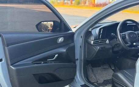 Hyundai Elantra, 2022 год, 1 500 000 рублей, 10 фотография
