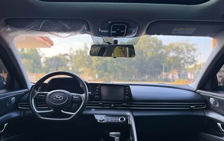 Hyundai Elantra, 2022 год, 1 500 000 рублей, 12 фотография