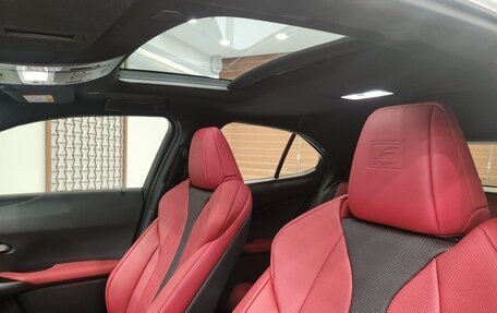 Lexus UX I, 2025 год, 5 400 009 рублей, 11 фотография