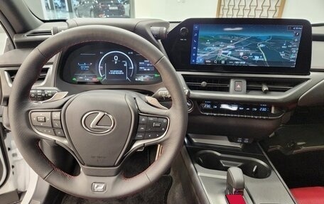 Lexus UX I, 2025 год, 5 400 009 рублей, 8 фотография