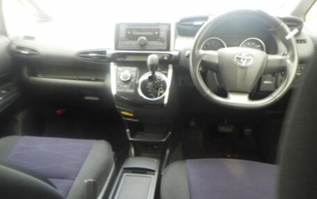 Toyota Wish II, 2013 год, 1 434 505 рублей, 2 фотография