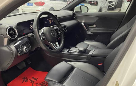 Mercedes-Benz A-Класс, 2022 год, 1 690 000 рублей, 7 фотография