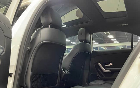 Mercedes-Benz A-Класс, 2022 год, 1 690 000 рублей, 9 фотография