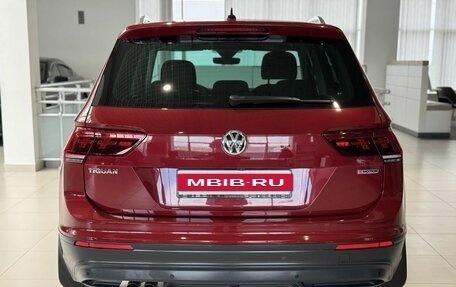 Volkswagen Tiguan II, 2019 год, 2 445 000 рублей, 5 фотография