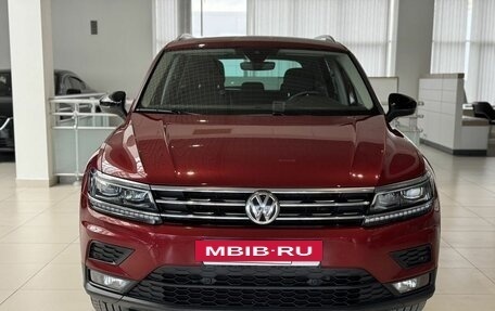 Volkswagen Tiguan II, 2019 год, 2 445 000 рублей, 2 фотография