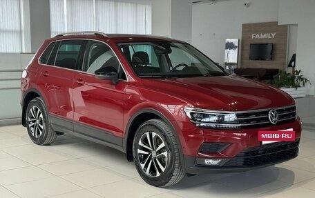 Volkswagen Tiguan II, 2019 год, 2 445 000 рублей, 3 фотография