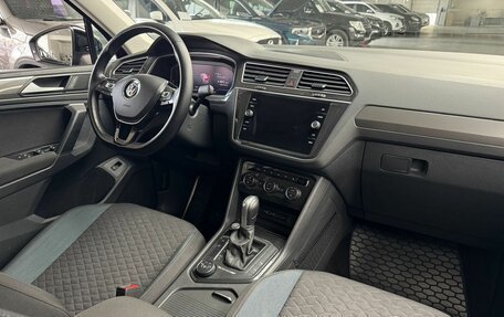 Volkswagen Tiguan II, 2019 год, 2 445 000 рублей, 20 фотография