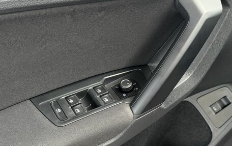 Volkswagen Tiguan II, 2019 год, 2 445 000 рублей, 28 фотография