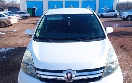 Toyota ISis I, 2012 год, 1 460 000 рублей, 1 фотография