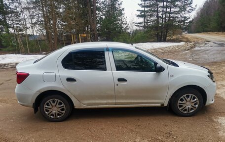 Renault Logan II, 2016 год, 385 000 рублей, 8 фотография