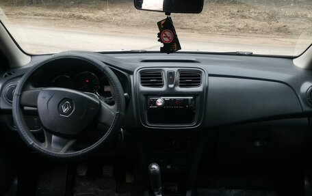 Renault Logan II, 2016 год, 385 000 рублей, 13 фотография