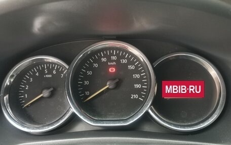 Renault Logan II, 2016 год, 385 000 рублей, 14 фотография